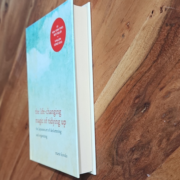 The Life Changing Magic Of Tidying Up by Marie Kondo - Picture 4 of 10